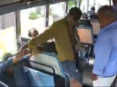 “केरळा बस निर्वाहकाचं शीघ्र प्रतिक्रियाशी यात्रीला धोकादायक पडणारी गिरण्यातून वाचवलं; व्हिडिओ”