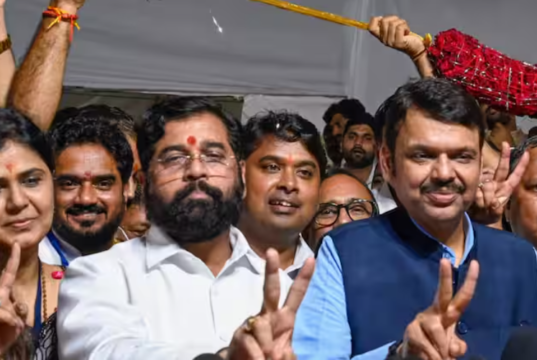 एकनाथ शिंदे यांच्या नेतृत्वाखालील महायुतीने महाराष्ट्र परिषद निवडणुकीत विजय, ११ पैकी ९ जागा जिंकल्या