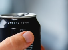 महाराष्ट्र सरकारचा कडक निर्णय: शाळांच्या ५०० मीटर परिसरात उच्च कॅफिन ऊर्जा पेयांच्या विक्रीवर बंदी