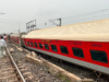 झारखंडमध्ये मोठा रेल्वे अपघात, मालगाडीला धडकली हावडा-मुंबई मेल, 20 डब्बे रुळावरून घसरले; 2 ठार, अनेक जखमी.