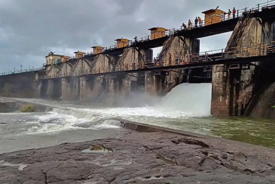 पुणे पूर सतर्कता: खडकवासला धरणातून ३५,००२ क्युसेक्स पाण्याचा विसर्ग, पानशेत आणि वरसगाव धरणांतूनही पाण्याचा विसर्ग वाढवला जाणार