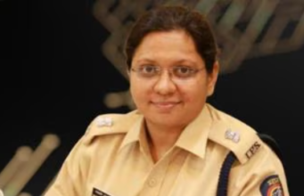 पुणे पोलिसांनी आयपीएस अधिकारी भाग्यश्री नवटके यांच्याविरोधात दाखल केला गुन्हा; 1,200 कोटींच्या भैराचंद हीराचंद रायसोनी घोटाळ्याच्या तपासात आरोप.