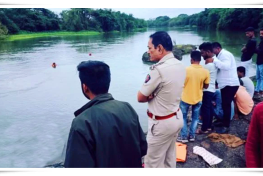 इंद्रायणी नदीत विद्यार्थ्यांचा बुडून मृत्यू, दुसरा विद्यार्थी बेपत्ता; वाचविण्याच्या प्रयत्नात तरुण गंभीर जखमी.