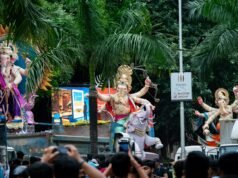 पुणे गणेश विसर्जन मिरवणुकीसाठी वाहतूक बंदोबस्त; १७ मुख्य रस्ते बंद, पर्यायी मार्ग आणि पार्किंग सुविधा.