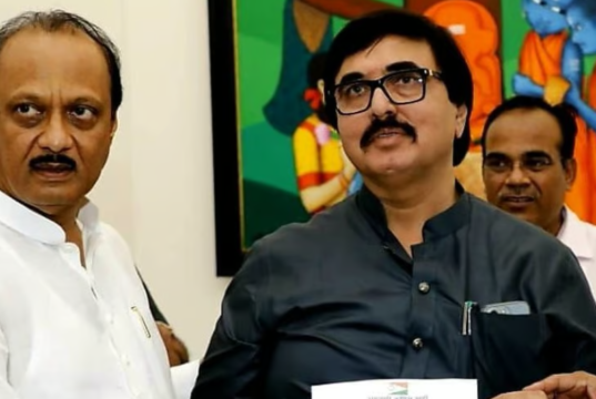 अजित पवारांना धक्का! दीपक मानकरांवरील दुर्लक्षामुळे राष्ट्रवादीत नाराजीचा सूर, पुण्यात 600 पदाधिकाऱ्यांचे राजीनामे