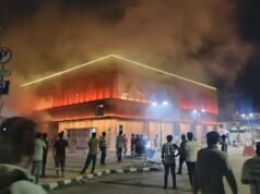 पुणे मेट्रो मंडई स्टेशनच्या ग्राउंड फ्लोअरवर वेल्डिंगदरम्यान लागलेल्या आगीनं धुराचे लोट; पाच अग्निशमन गाड्यांच्या मदतीने पाच मिनिटांत आग आटोक्यात.