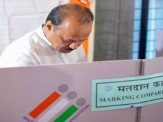 बारामतीत अजित पवारांनी बजावला मतदानाचा हक्क; लोकशाही प्रक्रियेला दिला प्रोत्साहनाचा संदेश.