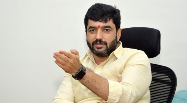 महाराष्ट्रात मुख्यमंत्रीपदासाठी मुरलीधर मोहोळ यांचे नाव चर्चेत; आश्चर्यकारक निर्णयाची शक्यता?