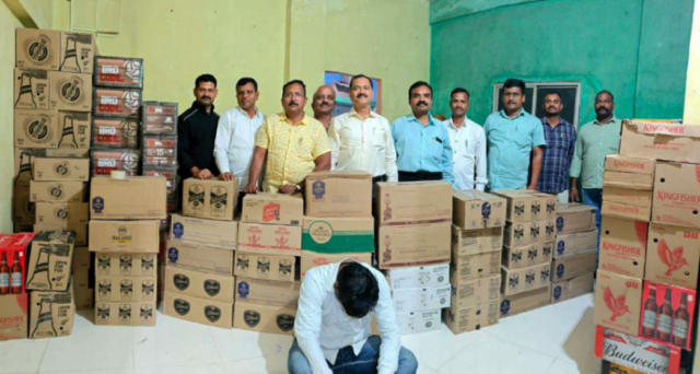 महाराष्ट्र विधानसभा निवडणुका 2024: अवैध दारूविरोधातील मोहिमेत ₹5 कोटींचा मुद्देमाल जप्त; पुण्यात 1979 जणांना अटक.