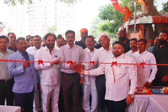 वाढदिवसाचा अनाठाई खर्च टाळत सामाजिक कार्याची शिकवण! कात्रजमध्ये भव्य महाआरोग्य व रक्तदान शिबिर यशस्वी.