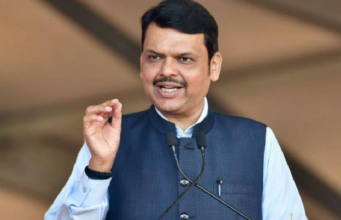 शरद पवार यांचे फडणवीस यांना परखड उत्तर: ‘लोकशाहीचे रक्षण करणे म्हणजे चुकीचे कसे?’
