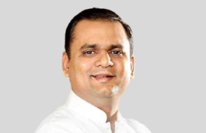 १५व्या महाराष्ट्र विधानसभेच्या अध्यक्षपदी भाजपचे राहुल नार्वेकर बिनविरोध निवडले.