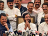 महाराष्ट्र मंत्रिमंडळ खातेवाटपाची उत्सुकता! 39 नव्या मंत्र्यांचा शपथविधी पूर्ण, खातेवाटपाची प्रतीक्षा विस्तारित बातमी: