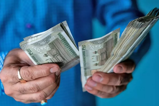 सातारा जिल्हा व सत्र न्यायाधीशांसह चौघांवर ५ लाखांच्या लाच प्रकरणी गुन्हा दाखल.