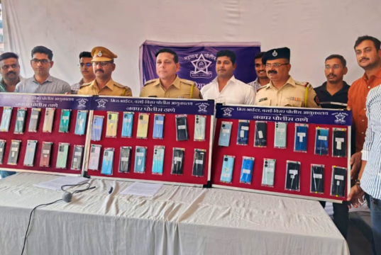 मीरा-भाईंदर: एमबीव्हीव्ही पोलिसांनी ५१ मोबाईल परत केले; १५ लाखांच्या मोबाईलचा शोध लावला