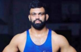 वयाच्या ३० व्या वर्षी कुमार महाराष्ट्र केसरी विक्रम पारखी यांचे निधन; लग्नाआधीच हृदयविकाराच्या झटक्याने मुषी गावात शोककळा.