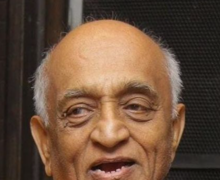 न्यायमूर्ती नरेंद्र चपळगावकर यांना श्रद्धांजली: महाराष्ट्राने गमावला एक चिंतनशील साहित्यिक