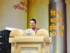 “मी पुन्हा येईन” ची गाजलेली घोषणा! विश्व मराठी संमेलनात देवेंद्र फडणवीस यांची तुफान फटकेबाजी