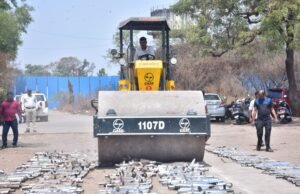 पुणे पोलिसांची ‘सर्जिकल स्ट्राईक’ कारवाई; तब्बल 1768 बुलेट सायलेन्सरवर रोड रोलर फिरवला!