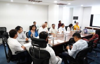 PMRDA च्या विकासकामांची आढावा बैठक; पुणे आणि पिंपरी-चिंचवडच्या भविष्यातील महत्त्वपूर्ण प्रकल्पांवर चर्चा
