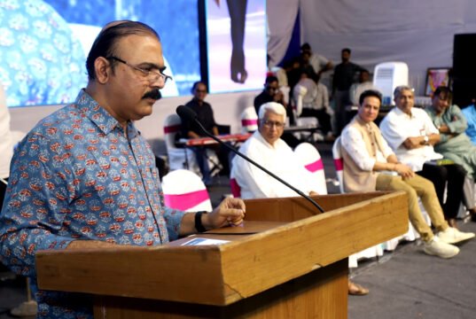 प्रबोधन पर्वानिमित्त आयोजित परिसंवादात विचारवंत, साहित्यिक आणि कलाकारांच्या तोंडून महामानवांच्या कार्याची प्रेरणादायी मांडणी
