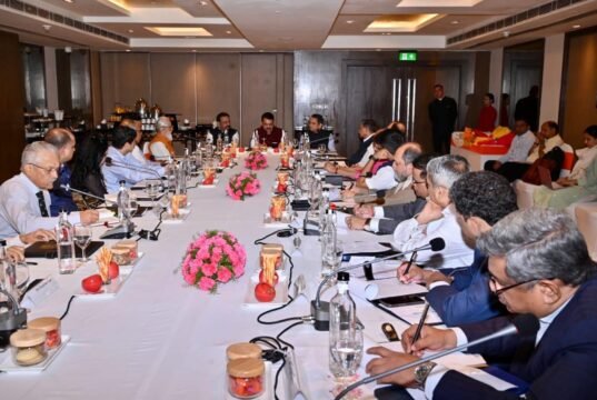 महाराष्ट्रात ‘डिस्टिंक्ट अभिमत विद्यापीठ’ स्थापन करण्याच्या दृष्टीने महत्त्वपूर्ण पाऊल; नवी दिल्लीतील कार्यशाळेत शिक्षण तज्ज्ञांचा मंथन