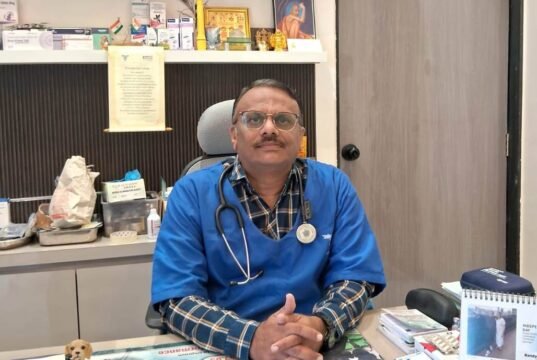 मूक प्राण्यांचे हिरो: डॉ. राजेश भुरे आणि डॉ. पवन पोखरकर यांच्या निस्वार्थ सेवेची गौरवण्याजोगी कहाणी!